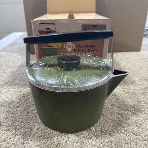 CLUB Aluminum Avocado Green Tea Kettle Pot Vintage Cookware MCM NOS New In Box - Picture 1 of 12