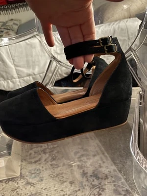 Gee Wawa Daphne Anthropologie Zapatos de Gamuza Negra Correa para el Tobillo Talla 8  Foto 1 de 4