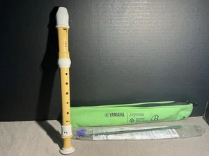 Yamaha Soprano Barocco Registratore Anni-402B Custodia Tabella Asta Crema Nuovo - Foto 1 di 1