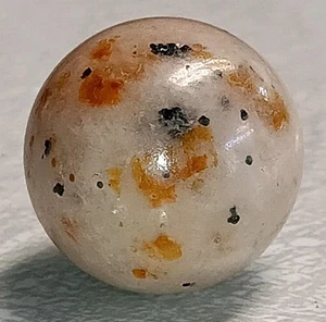 11,91 g & 0,79 Zoll natürlicher Edelstein Mineral Marmor Kugel weiß orange schwarz Sonnenstein - Bild 1 von 8