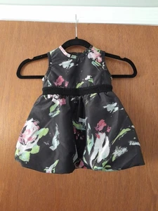 Dolce & Gabbana schwarzes Blumenkleid mit Monogramm Größe 12 - 18 Monate - Bild 1 von 23