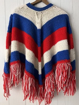 Poncho tejido a rayas vintage años 70 rojo blanco azul capa EE. UU. America Patriots Ball Foto 1 de 4