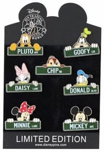 Street Signs 7 Pin Set Disney Characters Park Trading Pins Brand New On Cardback - Picture 1 of 1