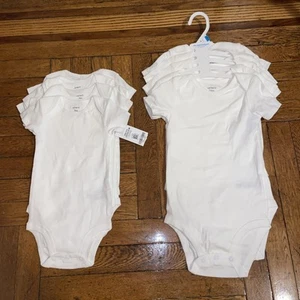 NWT Carter's Baby Short Sleeved White Bodysuits size 9M, 24M 6-piece bath set - Picture 1 of 11