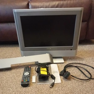 TOSHIBA 17WLT56B Integrated Digital Colour TV 12V For Caravans, Trucks & Boats - Picture 1 of 13