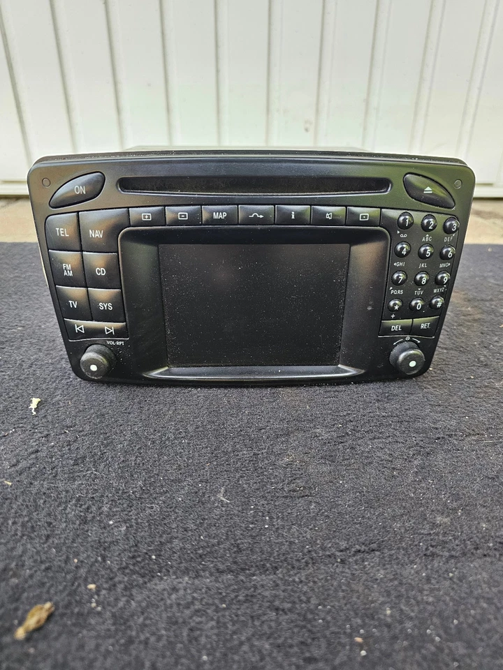Mercedes C Klasse W203 Command 2.0 Radio Navigation CD Navi original A2038209689 - Bild 1 von 1