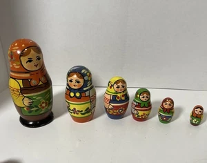 Vintage russische verschachtelte Puppen handbemalt 6er Set Folklore 4 Zoll - Bild 1 von 2