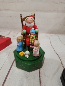 VTG Wooden Santa Claus Music Box Gift World Of Gorham "Santa Claus Is Coming To. - Bild 1 von 8