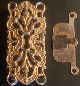 DE COLECCIÓN/ANTIGUO Tono Dorado Floral Flor Victoriano Collar Cadena Cierre Caja 3 Hilos - Imagen 1 de 8