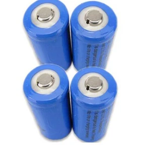 PILA Batteria CR123A Litio Ricaricabile 3V 2400 mAH Fotocamere Digitali Laser - Foto 1 di 1