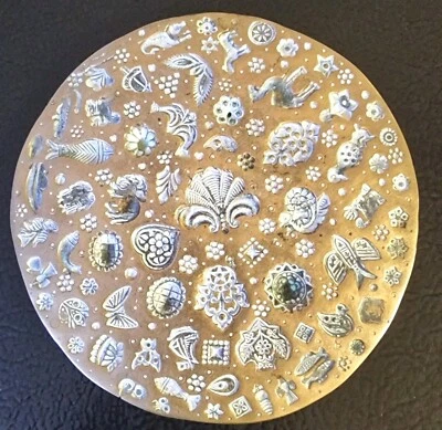 Sello de sello de molde de tinte de latón grabado diseño múltiple indio antiguo de colección pesado.    Foto 1 de 4