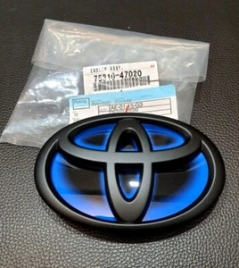 TOYOTA HYBRID MATT BLACK LOGO EMBLEM BADGE FOR GRILLE TOYOTA PRIUS 2009 - Bild 1 von 6