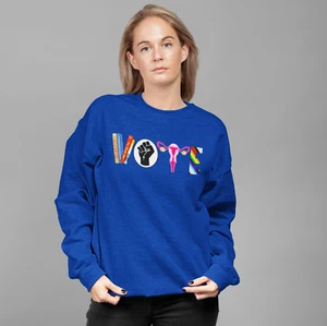 Maglione Girocollo Voto 2024 | Diritti Riproduttivi, BLM, Libri Vietati, Attivismo, D - Foto 1 di 46