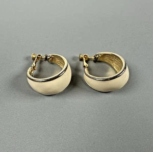 Vintage Goldette? Cream Enamel Gold Tone Hoop Screw Back Clip On Earrings - Picture 1 of 8