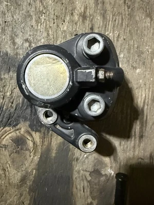 Pinza de freno delantera izquierda Kawasaki Z1 900 1973-1975 Foto 1 de 2