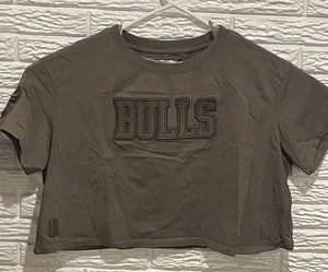 Crop top donna Pro Standard Chicago Bulls taglia XL marrone maniche corte girocollo - Foto 1 di 12