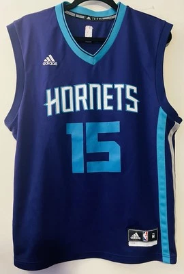 Camiseta Adidas Kemba Walker #15 Charlotte Hornets NBA Swingman para hombre talla mediana Foto 1 de 4