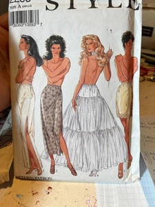 Style Slips/Underskirts Sewing Pattern - Picture 1 of 2