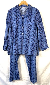 Victoria Secret Sz M Blue Snakeprint Flannel 2 Piece Top Bottom Pajamas Comfort - Picture 1 of 8