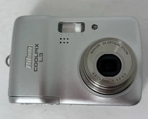 Nikon Cool pix L3 Camera 3X Zoom Silver Lens Error Parts Or Repair Only Japan - Picture 1 of 8