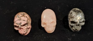 Lote de 1 pulgada de cristal de cuarzo natural mini pequeños cristales de calavera tallados curación 3 piezas - Imagen 1 de 6