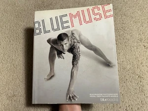 BLUE MUSE Fotobuch Gay Int Magazin (## ZERRISSENES BUCH) Tony Ward Gregory Nalbone - Bild 1 von 10