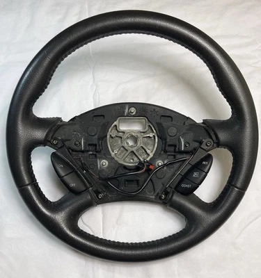 Volante Ford Focus 2000-2007 puntada de cuero negro con botones de crucero Foto 1 de 4