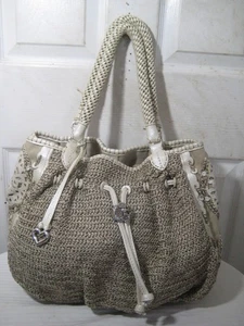 Bolso de hombro para mujer Brighton Collection beige de cuero y cordón de ganchillo. - Imagen 1 de 16