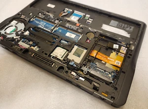 Dell Latitude E7450 14" Core i7-5600U 2.6GHz NO RAM/PWR/BATTERY/DRIVE for PARTS - Picture 1 of 5