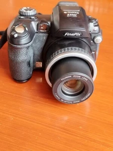 Fujifilm Finepix S 5000 - Foto 1 di 12