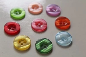 8) 9 Knöpfe Kunststoff ø 1,5 cm 15 mm viele Farben bunt Farbwahl - Bild 1 von 2