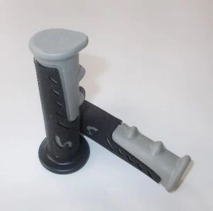 828 VICMA MANOPOLE GOMMA SUPERGRIP GRIGE GRIGIE per TUTTE le MOTO BETA - Foto 1 di 1