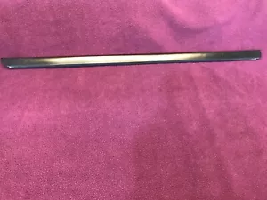 2007 - 2014 Chevrolet Silverado GMC Sierra PASSENGERSIDE OUTER WINDOW TRIM - Foto 1 di 5