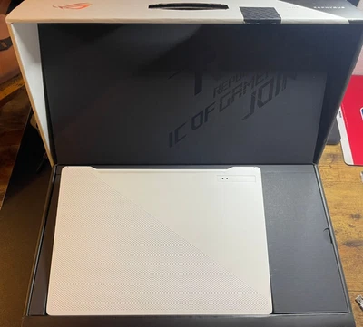 Asus ROG Zephyrus G14 – Ryzen 9 / RTX 2060 Max-Q / 32GB / 1TB SSD – Con scatola  - Immagine 1 di 4