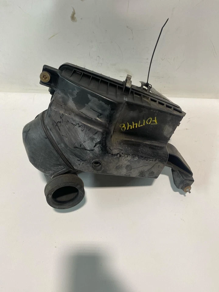 Used Air Cleaner Assembly fits: 2013 Honda Odyssey  Grade B - Image 1 of 4