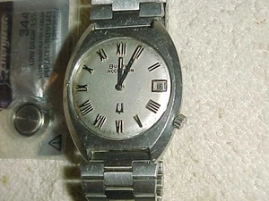 33mm 1974 ACCUTRON - ALL STAINLESS STEEL - RUNS WELL - NEW BATTERY - Foto 1 di 7