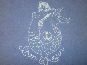 IRON AND RESIN LIZENZIERTES MARKENBEKLEIDUNG MEERJUNGFRAU T-SHIRT HERGESTELLT IN DEN USA. NEU! - Bild 1 von 5