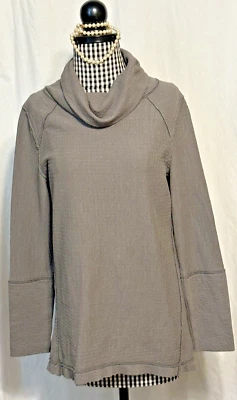 Túnica SOFT SURROUNDINGS verde capuz gola traseira botão detalhe feminina pequena 2AP68 - Imagem 1 de 4