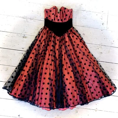 Vintage Couture 1970’s Full Skirt Ballgown Size 6/8 - Image 1 of 4