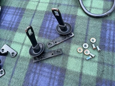 Mercedes-Benz R129 SL500 Soft Top Locking Pin Catch Front - Image 1 of 4