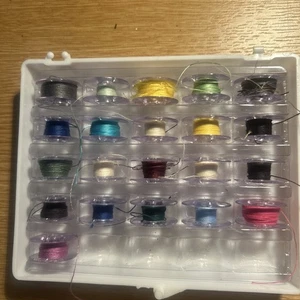 21 Clear SINGER Sewing Machine Plastic Spools & Container for Universal Thread - Picture 1 of 2