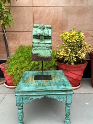 Lindo suporte de parede antigo de madeira esculpido à mão verde com suporte para decoração para casa - Imagem 1 de 4