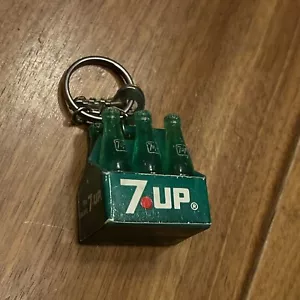 Vintage 6 Pack 7up Bottles Pop Soda Keychain miniature - Picture 1 of 6