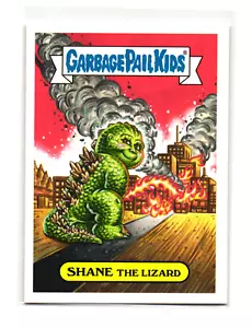 Shane The Lizard 2018 Garbage Pail Kids Horror-Ible Godzilla Kaiju Sticker - Bild 1 von 2