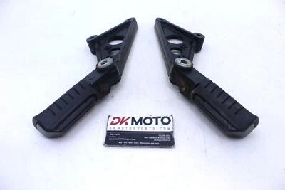 1985 HONDA NIGHTHAWK 700S OEM REAR PASSENGER FOOT STEP PEG PAIR R5.BX13 - Image 1 of 4