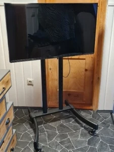 Panasonic LED TV TX-40EXW604, 40 Zoll - Bild 1 von 15