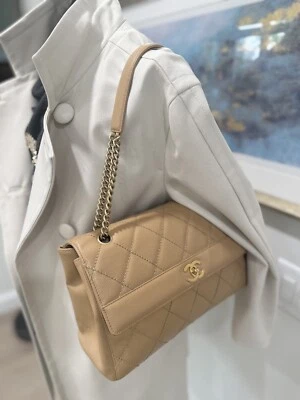 Редкая винтажная наплечная сумка CHANEL CC Caviar с одним клапаном и двойной цепочкой - Изображение 1 из 4