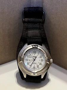 Wrangler Hero 32606-1/AG Luce Notturna Analogico Uomo OROLOGIO ECCELLENTE - Foto 1 di 4