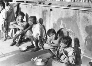 Real Photograph Beggars at Kali Temple Calcutta India Vintage 1951 - Picture 1 of 2