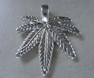 Cannabis Blatt Hanf- Blatt Ketten Anhänger 4 x 3,5 cm Zinn silberfarben - Bild 1 von 1